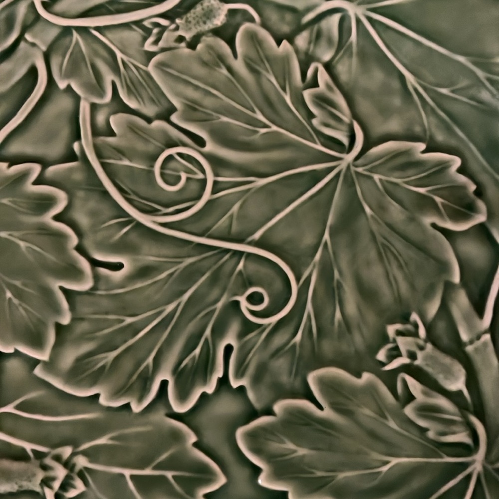 Bordallo Pinheiro-Made In Portugal 🇵🇹-Leaf Plate-10” - Picture 9 of 12
